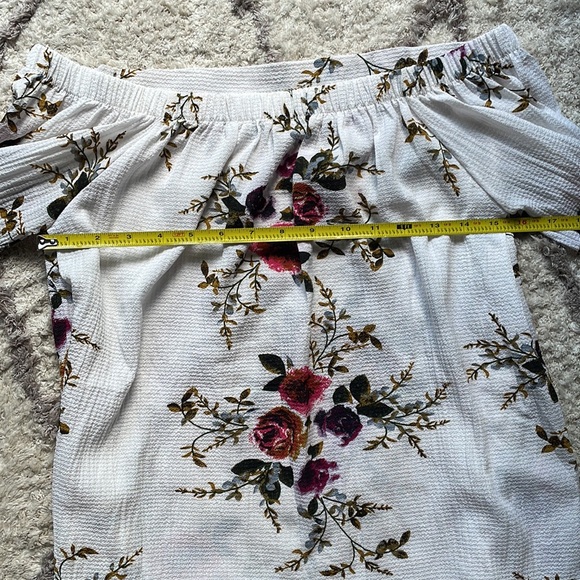 ✨Flower Flowy Top✨ - Picture 5 of 6